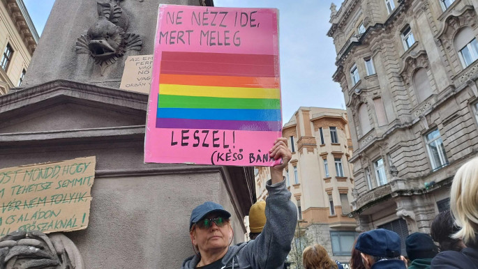 Hadházyék újra a Ferenciek terén tüntetnek