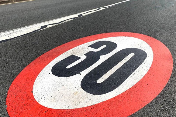 Sebességkorlátozás Terézvárosban: 30 km/h