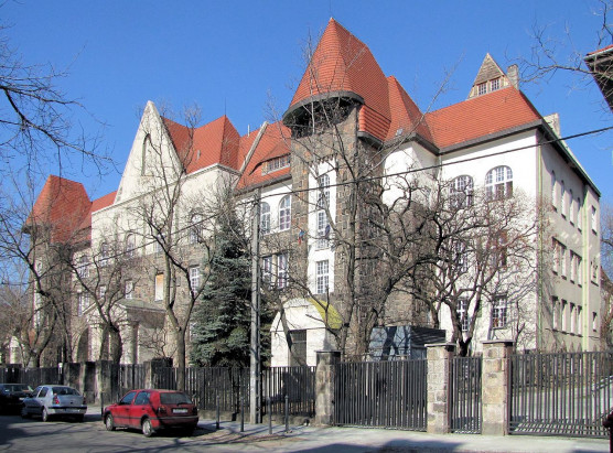 Eszetlen kórházi centralizáció folyik a DK-s képviselő szerint 