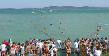 Elmarad a hétvégi Balaton-átúszás
