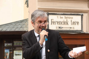 Bödőcs Hadházyról: Azért jegyezzük meg, hova tesszük el a Batman-lámpát