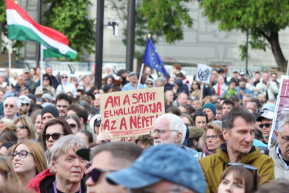 21 Kutatóközpont: A többség elutasítja az 