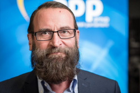 Szájert nem hívta a szexparti házigazdája