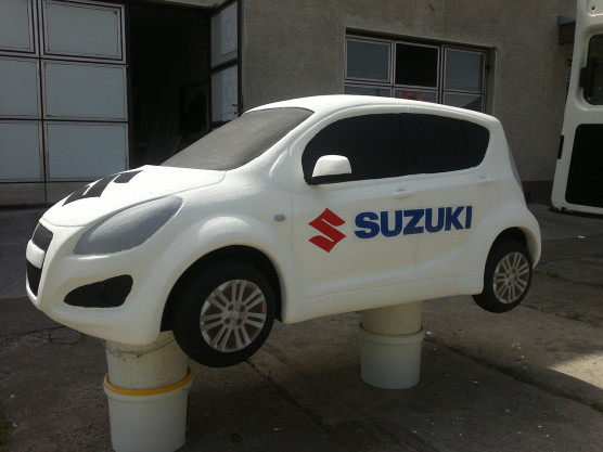A Suzuki tarol az újautó-piacon