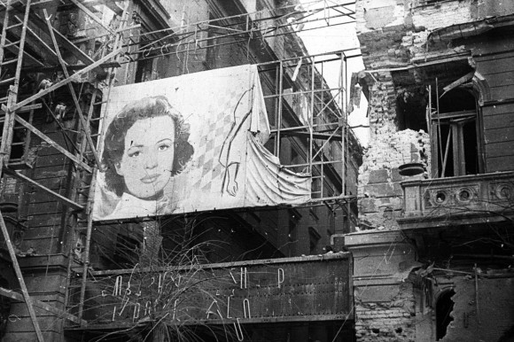 Pesti lányok a forradalomban: nemi kirekesztés sem volt 1956-ban