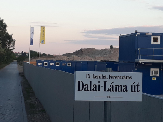 Kínaiak megkérték Baranyit, hogy változtassa meg a Fudan körüli utcák nevét