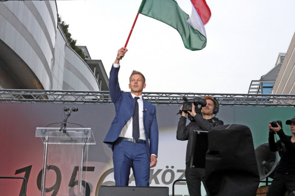 Nemzeti konzultáció? Országos ellenkampányt indít a Tisza