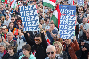 A Tisza, ahogy eddig, a DK-s visszalépések után sem tárgyal más pártokkal