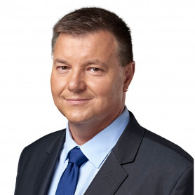 Ha az etikai bizottság nem zárja ki a pártból, akkor kezdeményezni fogja a DK elnökségének tisztújítását Leel-Őssy Gábor