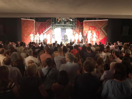 Az Átrium épületének milliárdos tulajdonosa nem segíti ki a színházat