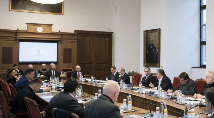 180 nappal meghosszabbítaná a vészhelyzetet a kormány