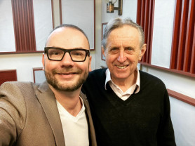  Dunai Tamás: A mosoly egy olyan görbe, ami mindent egyenessé tesz