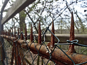 Emberkereskedelem, akár a szomszéd faluban