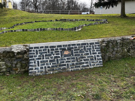 Somoskőújfaluban 20 millió forintból készült el egy virágágyás