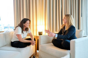 Novák Melonival folytatott baráti csevelyt