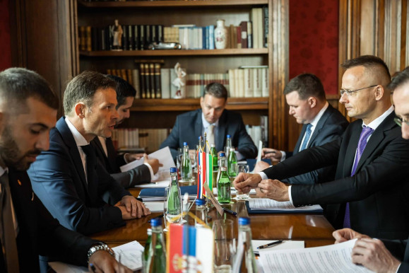 Megállapodtak az új magyar-szerb kőolajvezeték építéséről