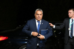 Orbán fiatalok életével játszik a homofób törvénnyel