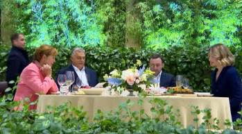 Hadházy: Az összes honvédségi gép Grúziában volt, mikor Szijjártó bejelentette, hogy több mint 200 magyar vár még kimenekítésre Izraelben