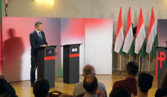 Hadházy nem zárkózott el a zuglói vitától Tóthtal