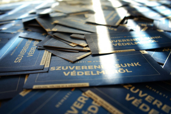 500 leadóponton várja az aHang az üres konzultációs íveket