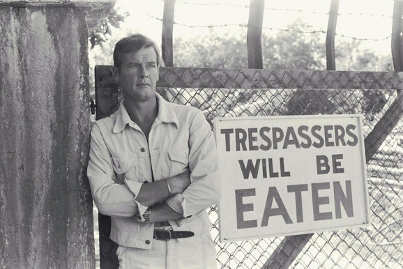 James Bond, a politikus