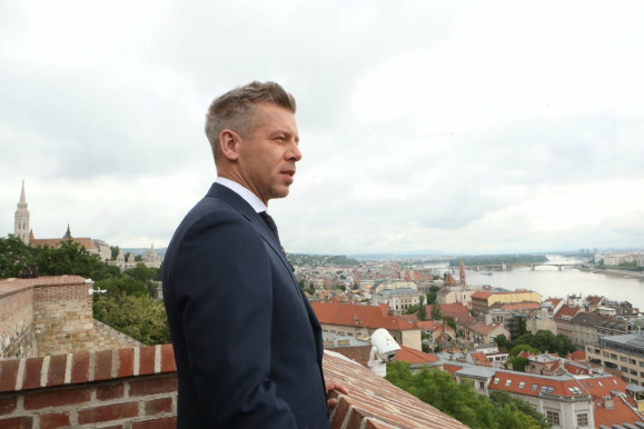 Magyar Péter: az ukrajnai háború befejezése után az egész EU visszatér az orosz gázhoz