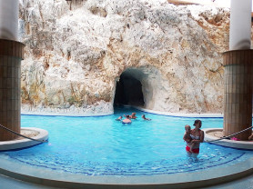 Ígéretük ellenére alig fizettek a helyi vállalkozók a miskolctapolcai barlangfürdőnek