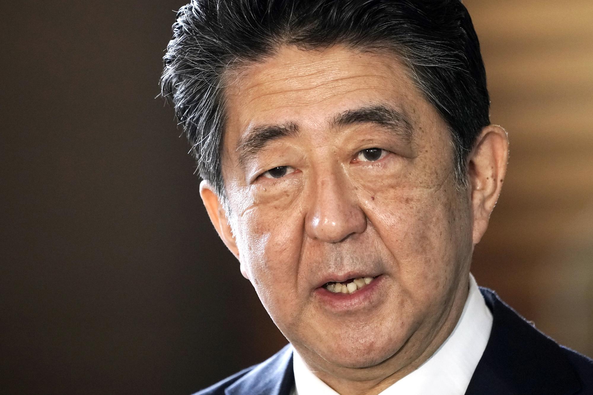 Meglőtték Abe Sindzó volt japán kormányfőt