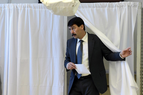 Áder utolsó útja Svájcba vezet