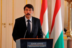 Áder aláírta a tb-törvényt, szégyenteljes félelemkeltést emlegetve