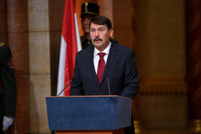 Laborc Áder testőreinek megfigyeléséről: Ez példa nélküli, talán nemzetközi szinten is