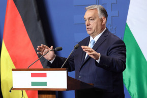 Orbán szerint a magyarok már tudják, hogy a jövő nem ott van, ahol ők laknak