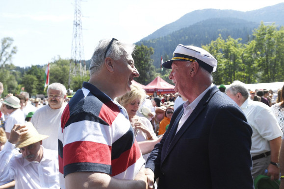 Balázs Péter leköszönt a szolnoki színház éléről, Orbán is búcsúztatta