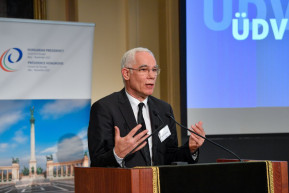 Balog Zoltántól követel magyarázatot Donáth Anna a kegyelmi ügyben