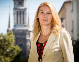 Baranyi: Polgári szerződésbe nyúl bele a kormány