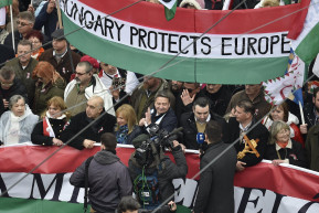 Békemenet: Orbán nem a Kossuth téren beszél