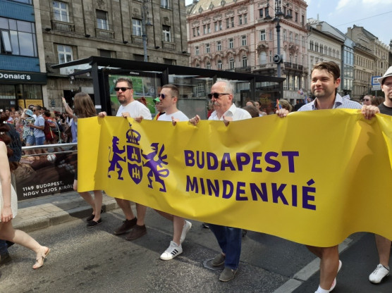 Etikai vizsgálatot kért egy jobbikos saját párttársára, mert részt vett a Pride-on.  FRISSÍTÉS: A Jobbik cáfolja a hírt