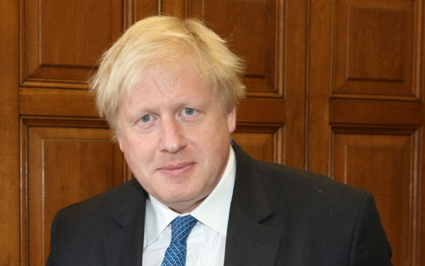 Boris Johnson nyert, de hamar meg is bukhat