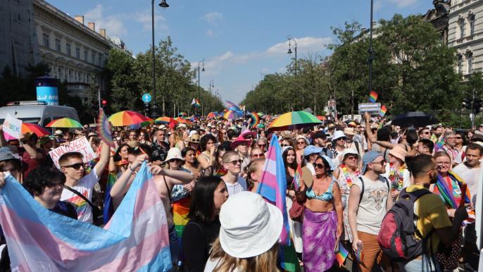 Párizsban is tüntettek a magyar Pride betiltása ellen