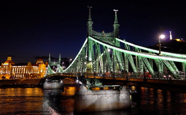 Budapest fénye vár