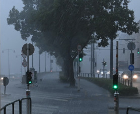 Több megyében piros riasztást adtak ki