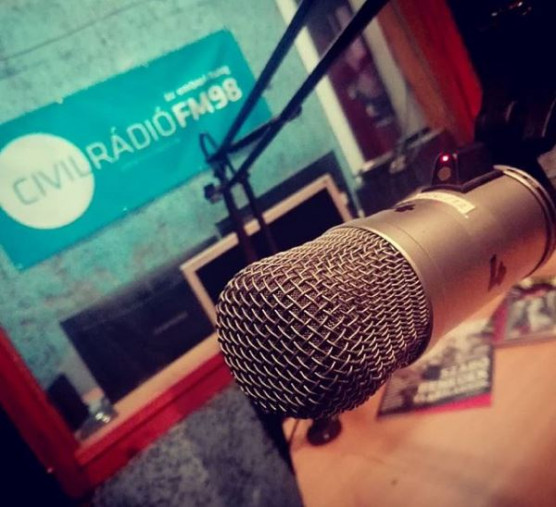 Döntött a Médiahatóság, elhallgattatják a Civil Rádiót