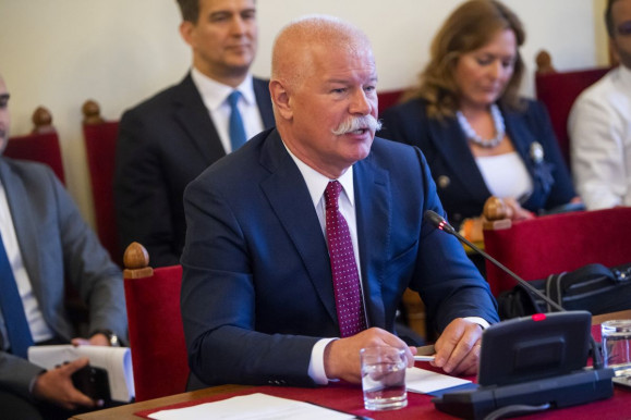 Csák János szerint Orbánnál többet egy politikus se tett a zsidó és a cigány közösségért