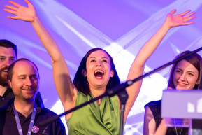 A Momentum kivenné az EU-s pénztárcát Orbánék kezéből