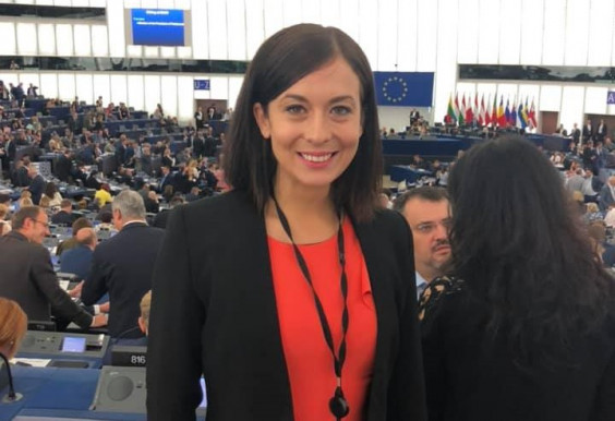 Cseh Katalin: Orbán nem érzi jól magát, amikor tükörbe néz