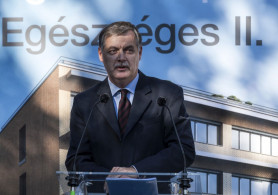 A kormánylap szerint „Sorosék” támogatják a leváltott kórházigazgatót