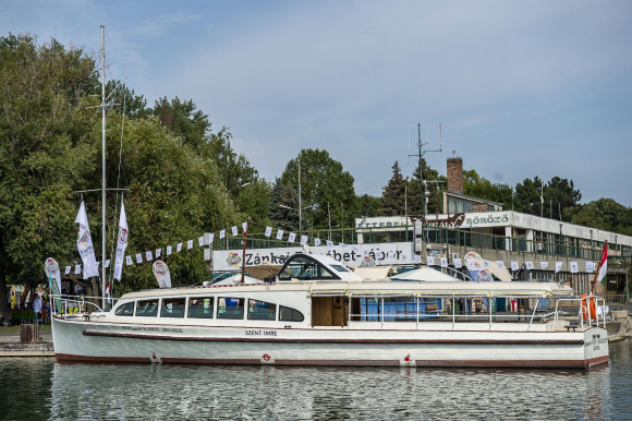 Ujjé beton! - Neuman Gábor jegyzete
