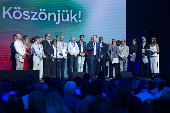 Az elmúlt 16 évben soha nem mutatkozott ekkora elmaradás a kormánypárti oldalon