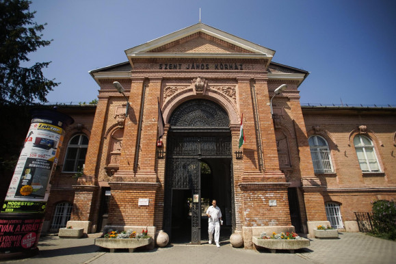 Szakértő: A Szent János Kórház már az ittas betegeket és baleseti sérülteket sem tudja ellátni