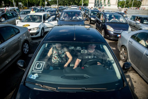 Több versenyt, kevesebb hiénát! – Selmeci János jegyzete